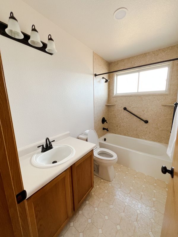 Interior Bathroom Features